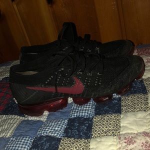 Nike vapormax “bred”